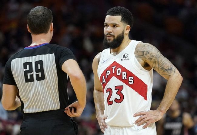 卡球员在公 卡球员在公