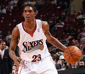 武磊在其个 武磊在其个