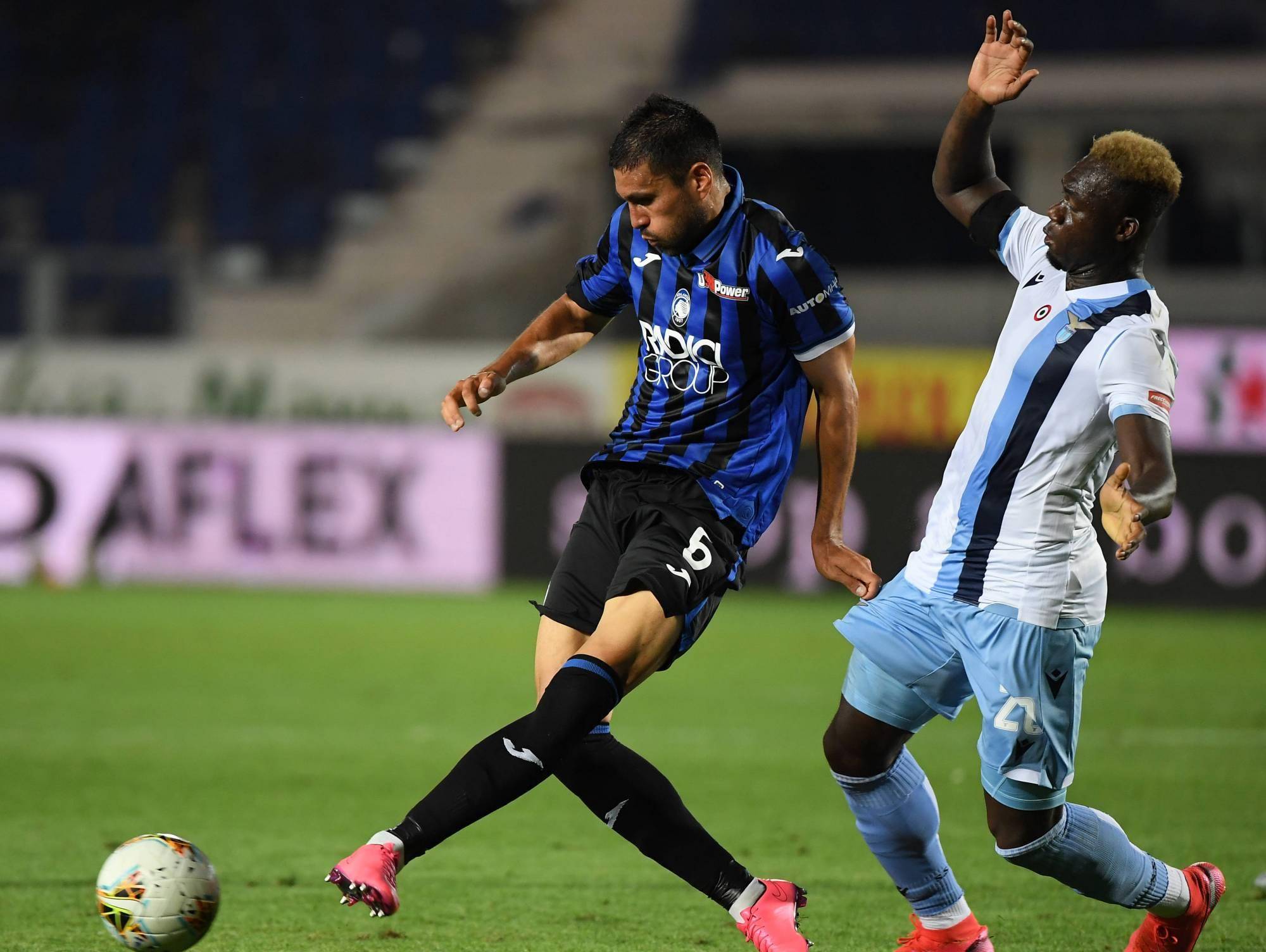 足坛关注的 足坛关注的