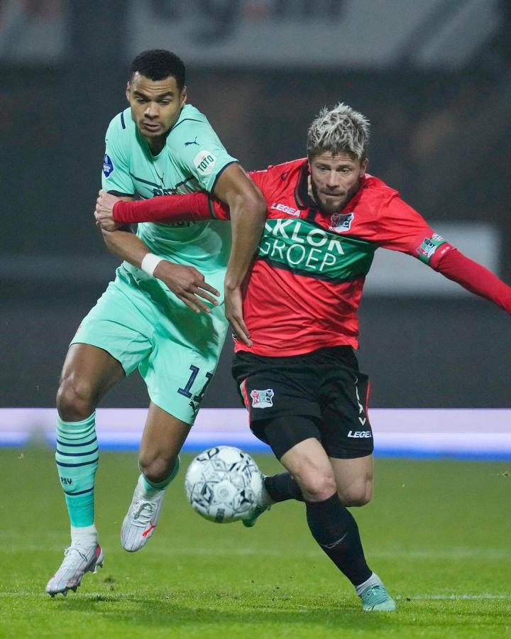 而对伯恩茅 而对伯恩茅